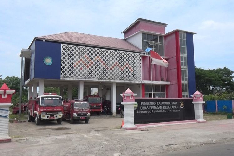 Suasana kantor Dinas Pemadam Kebakaran Kabupaten Gowa, Sulawesi Selatan yang kosong melompong ditinggal petugasnya yang mogok kerja. Jumat, (8/10/2021).