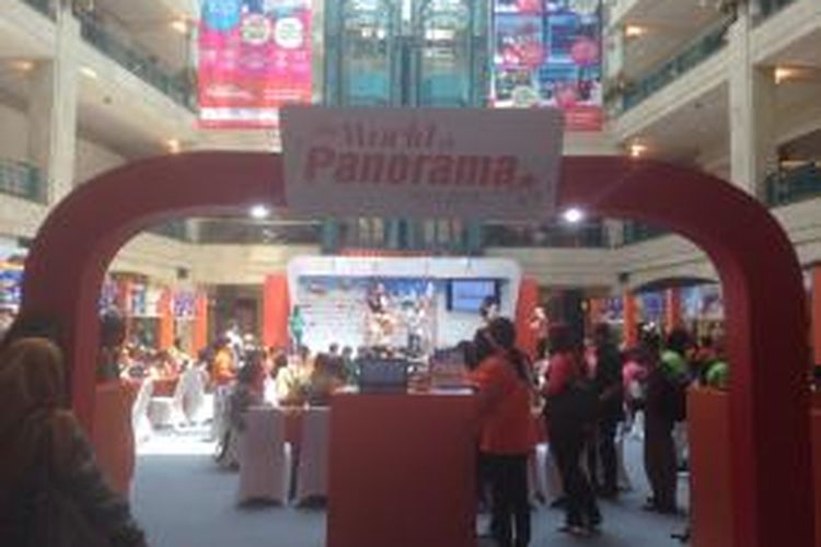 World of Panorama (WoP), perhelatan pameran wisata oleh Panorama Tour digelar di Plaza Senayan, Jakarta, Jumat (18/9/2015). Perhelatan pameran wisata ini berlangsung selama tiga hari, hingga Minggu (20/9/2015). 