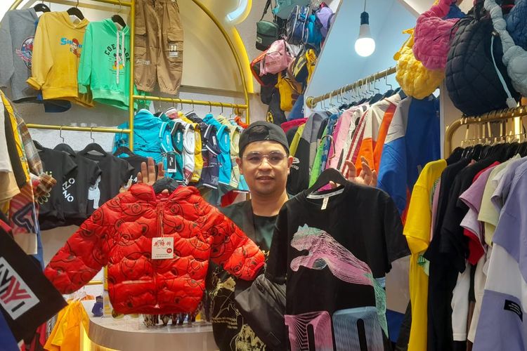 Hendrik, Owner Grow Up Kids, Usaha Kids Clothing, di Little Bangkok, Tanah Abang, Jakarta Pusat