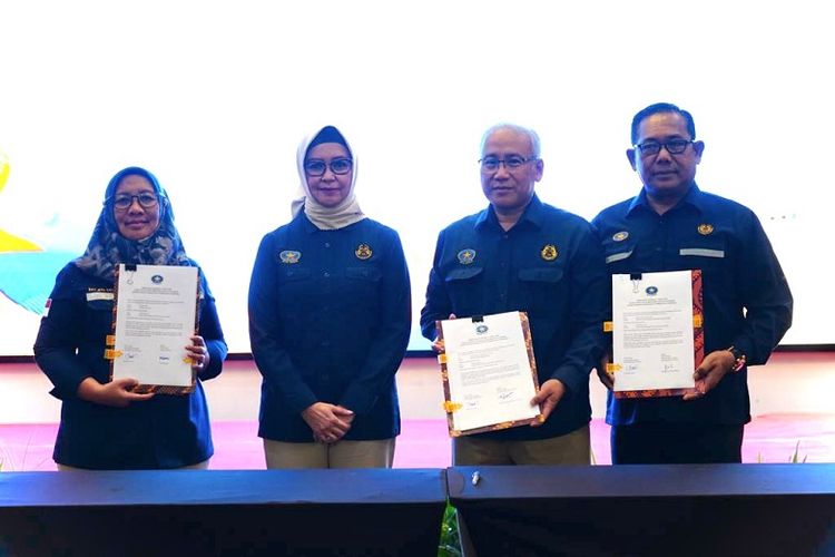 Kepala BPH Migas Erika Retnowati dan jajaran lakukan penandatanganan sejumlah komitmen pada Rapat Kerja BPH Migas Tahun Anggaran 2023.