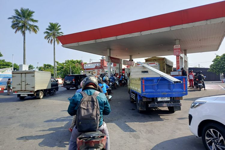 Warga di Subang Keluhkan Antrean usai Beralih ke Pertalite, Bikin Telat Kerja