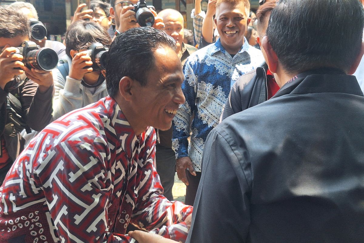 Klimisnya Furqon Saat Menyambut Pramono Anung di Huntara Eks Warga Kampung Bayam