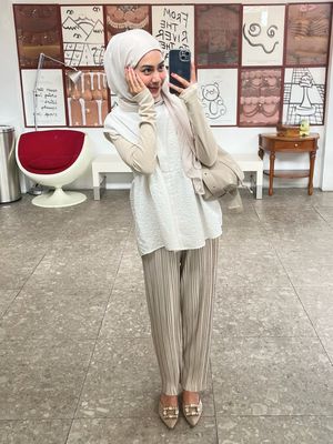 Siap tampil stand out di Bukber 2026. Cek 5 inspirasi OOTD brand lokal: dari stripes playful hingga rok elegan. Kece tak harus mahal.