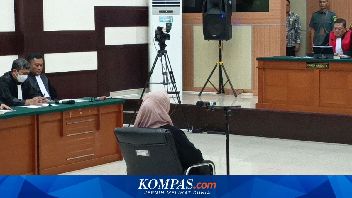 Lima Unggahan Dokter Tifa Jadi Dasar Dakwaan Jaksa soal Ijazah Jokowi