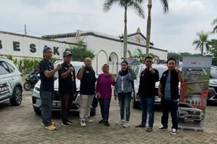 Bertemu klub Invernity Chapter Sumatera Selatan di depan Benteng Kuto Besak, Palembang