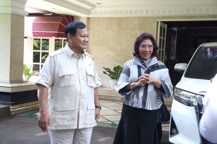 Menteri Pertahanan Prabowo Subianto menerima kunjungan mantan Menteri Kelautan dan Perikanan, Susi Pudjiastuti di Kantor Kementerian Pertahanan, Jakarta, pada Rabu (12/4/2023).