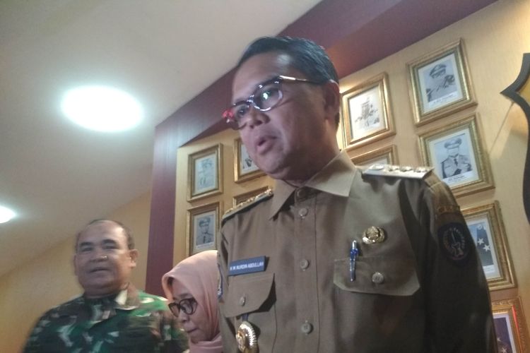 Gubernur Sulawesi Selatan Nurdin Abdullah saat diwawancara usai telekonferensi dengan Menko Polhukam di Mapolda Sulsel, Senin (15/4/2019).