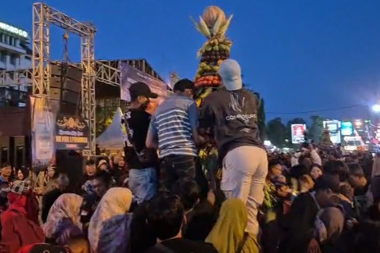 Warga Ponorogo Kenang Jejak Sejarah Kota Lama dan Kota Tengah Dalam Kirab Pusaka Grebeg Suro