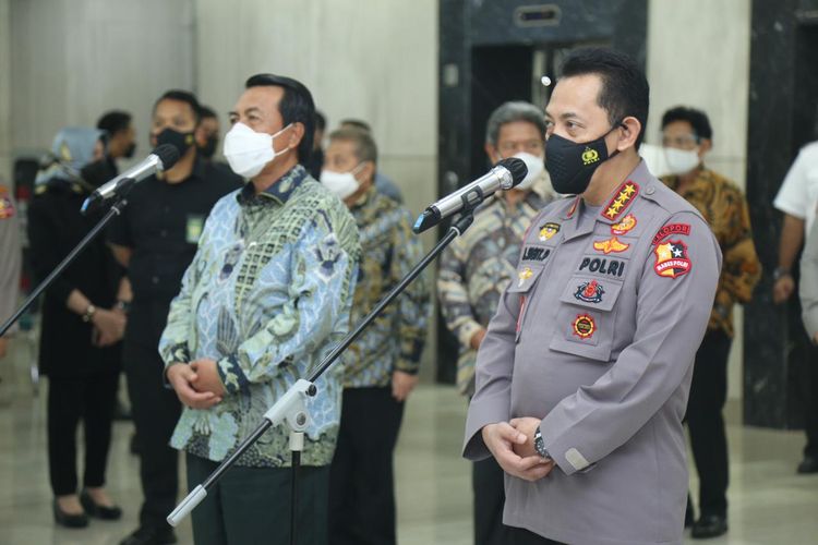 Kapolri Jenderal Listyo Sigit Prabowo menemui Ketua Mahkamah Agung (MA) Muhammad Syarifuddin dalam kunjungannya ke gedung MA, Jakarta, Selasa (2/2/2021).