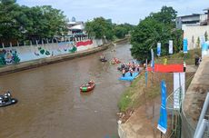 Rayakan Hari Bhakti ke-79, Kementerian PU Bersihkan Sungai Ciliwung