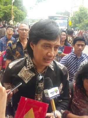 Artis Katon Bagaskara menghadiri pernikahan Kahiyang Ayu dengan Muhammad Bobby Afif Nasution di Gedung Graha Saba Buana, Solo, Jawa Tengah, Rabu (8/11/2017). 