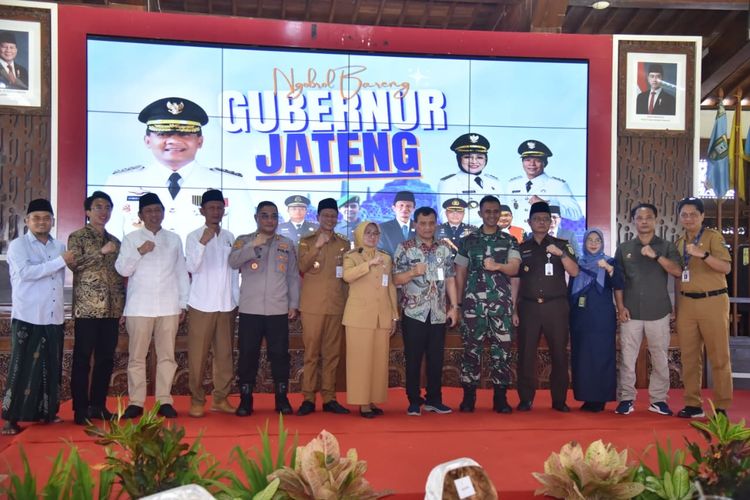 Ngobrol Bareng besama Gubernur Jateng Ahmad Luthfi di Pendopo Kabumian, Selasa (9/9/2025).
