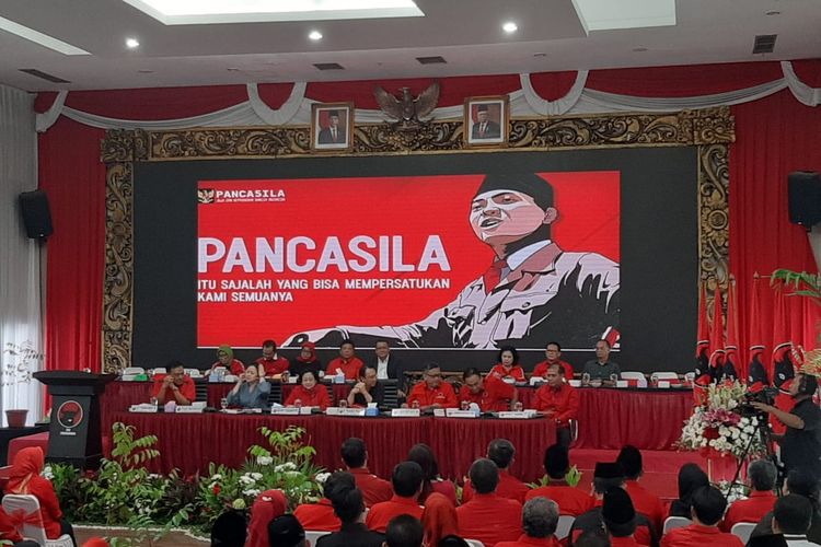 Pengumuman gelombang I calon kepala daerah provinsi dan kabupaten/kota PDI-P, di kantor DPP PDI-P, Menteng, Jakarta, Rabu (19/2/2020).
