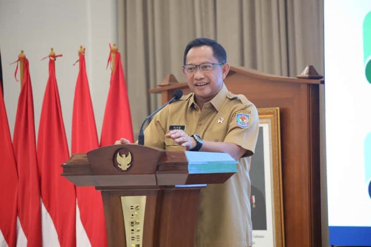 Menteri Dalam Negeri (Mendagri) Muhammad Tito Karnavian  dalam Peluncuran Dokumen Master Plan Produktivitas Nasional 2025-2029 di Kantor Kementerian Perencanaan Pembangunan Nasional (PPN)/Badan Perencanaan Pembangunan Nasional (Bappenas), Jakarta, Selasa (7/10/2025).
