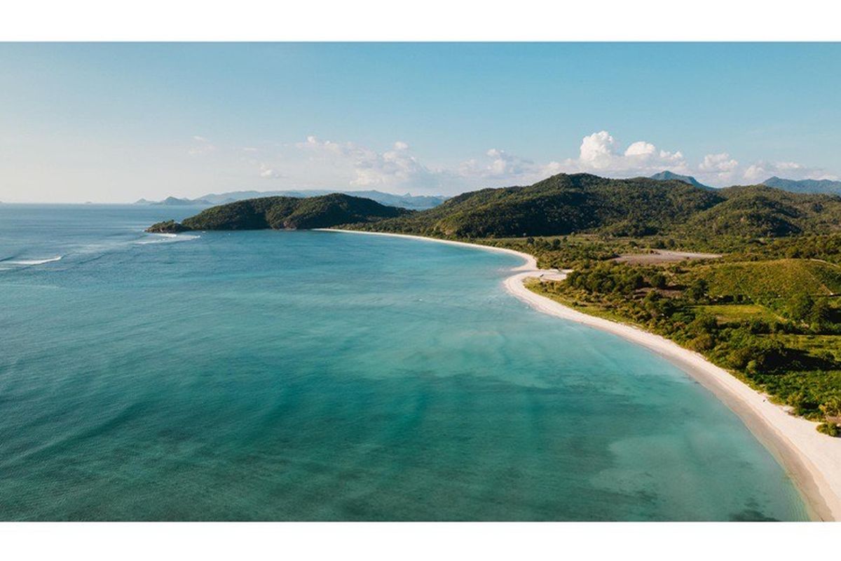 Garis Pantai sepanjang Sumbawa Barat.