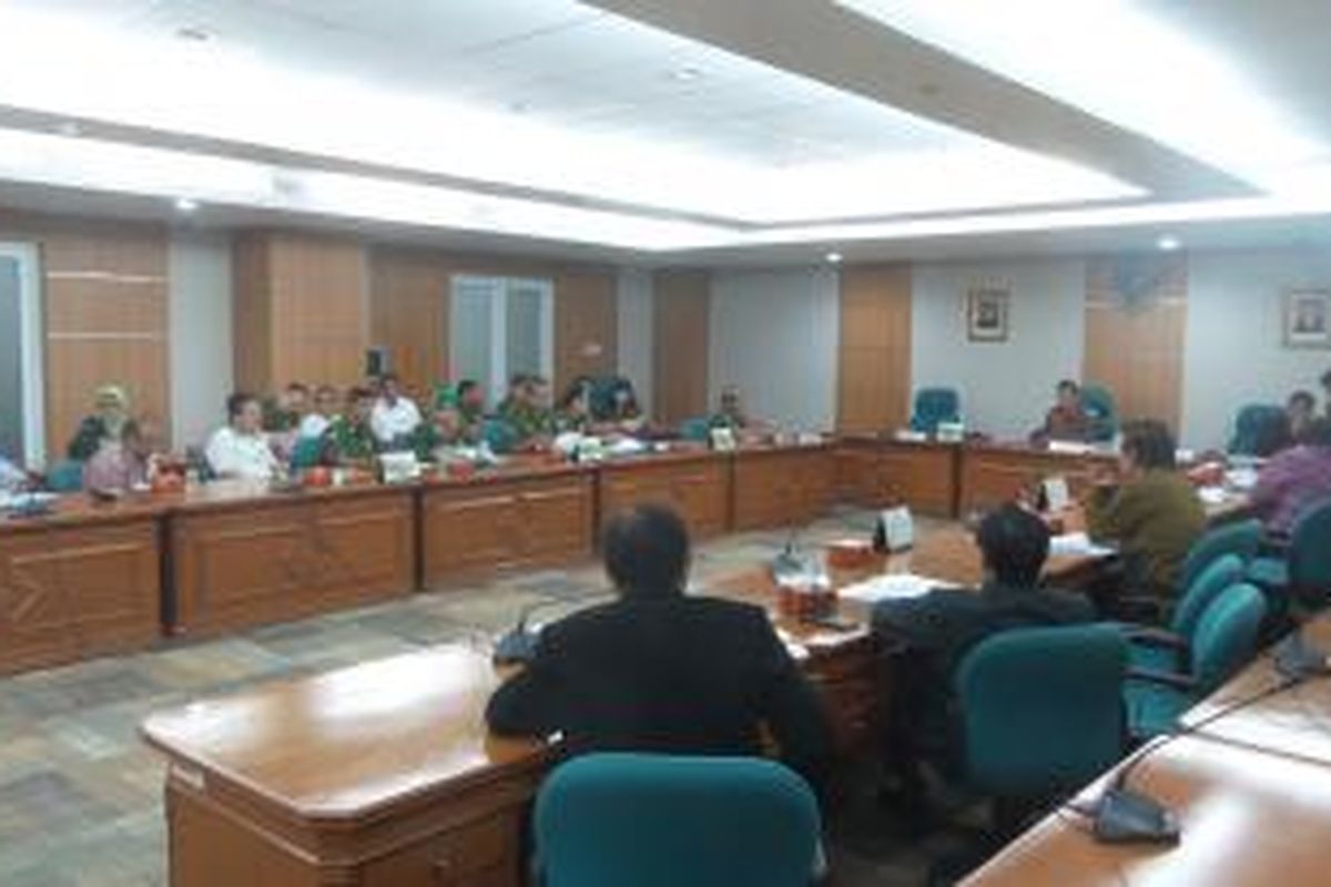 Rapat panitia khusus laporan hasil pemeriksaan Badan Pemeriksa Keuangan terhadap laporan keuangan Pemprov DKI Jakarta, di Gedung DPRD DKI, Senin (7/9/2015)