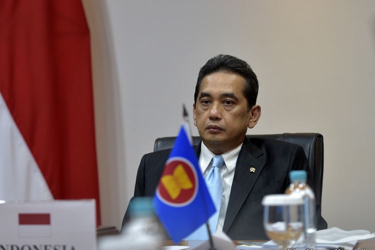 Menteri Perdagangan Agus Suparmanto mengikuti Pertemuan Para Menteri Ekonomi ASEAN ke-52 secara virtual di Kantor Kementerian Perdagangan, Jakarta, Selasa (25/8/2020).