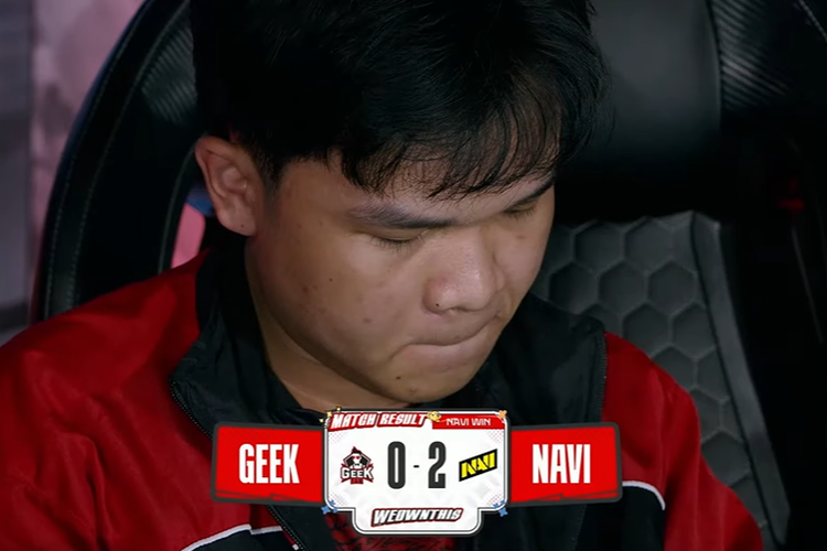 Ekspresi pemain Geek, Kennzyyskie setelah kalah dari Navi dengan skor 2-0.