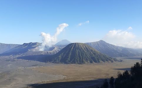 Indonesia's Bromo Tourism Not Affected by Mt. Semeru's Hot Ash Clouds