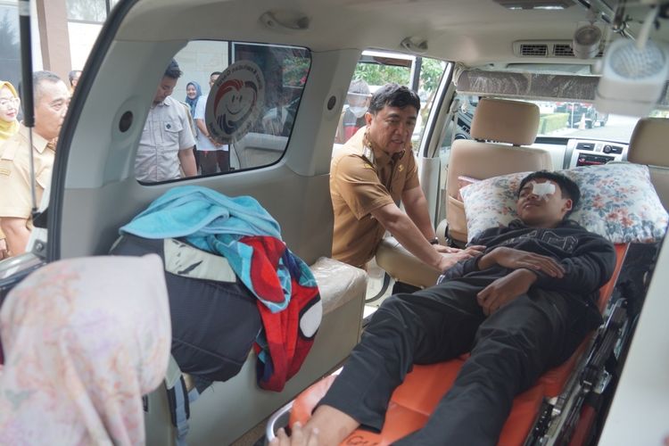 Bupati Garut Bantu Biaya Pengobatan Siswa SMA yang Jadi Korban Penembakan