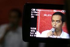 Jokowi Pastikan Tanggul Ciliwung di Kebon Baru Tidak Jebol