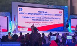 Mendikbud Sampaikan Apresiasi kepada Guru Berpestasi Nasional