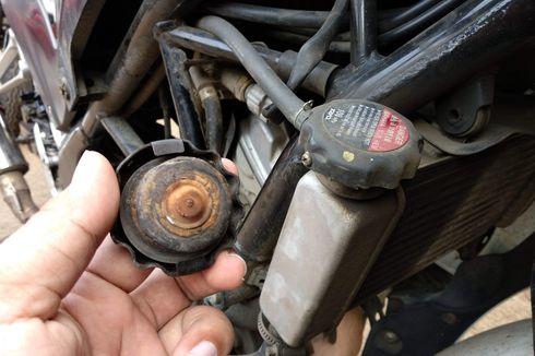 Punya Bentuk Sama, Ini Beda Oil Cooler dan Radiator pada Motor