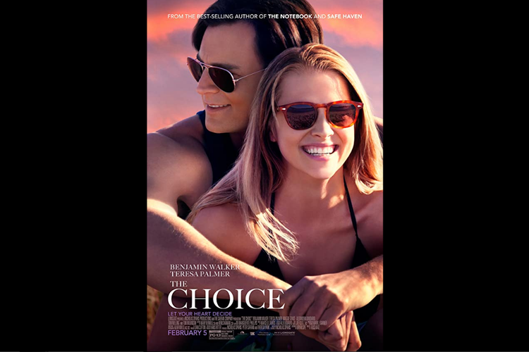 Benjamin Walker dan Teresa Palmer dalam film drama romantis The Choice (2016).