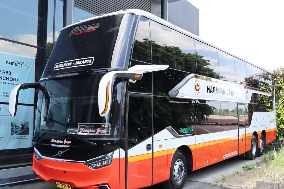 Bus tingkat PO Harapan Jaya