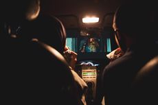 Nonton Bioskop dari Mobil di Drive-In Senja, Mulai dari Rp 200.00-an