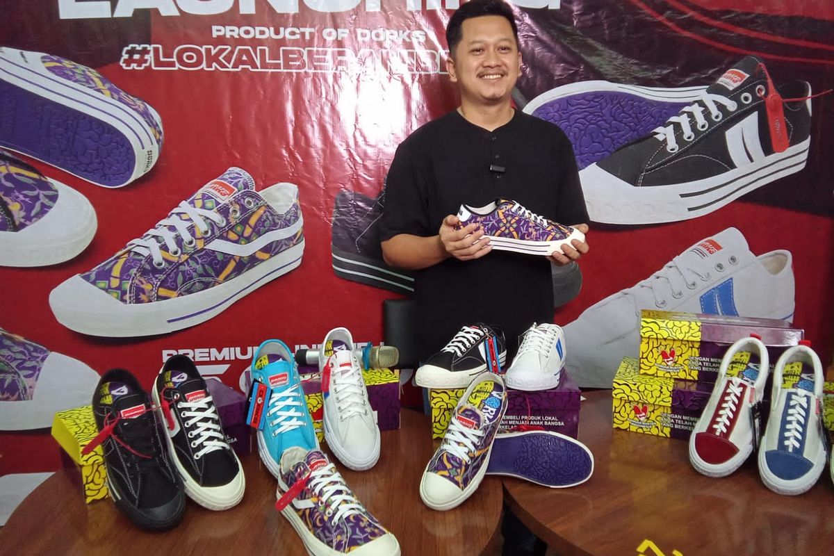 Arfan Najirun pemilik usaha sepatu merk lokal asal Tanggerang, Dorks.