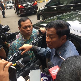 Anggota Dewan Pertimbangan Presiden (Wantimpres) Jenderal TNI (Purn) Agum Gumelar menyatakan, kondisi Menteri Koordinator Bidang Politik, Hukum dan HAM Wiranto sudah membaik. Hal itu ia sampaikan usai menjenguk Wiranto di Rumah Sakit Pusat Angkatan Darat (RSPAD) Gatot Soebroto, Jakarta, Jumat (11/10/2019).