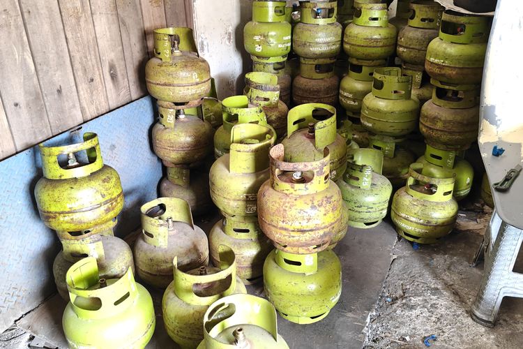 Warga Sulsel Hadapi 4 Masalah Serentak: Solar Langka, Listrik Padam, Krisis Air, LPG 3 Kg Sulit