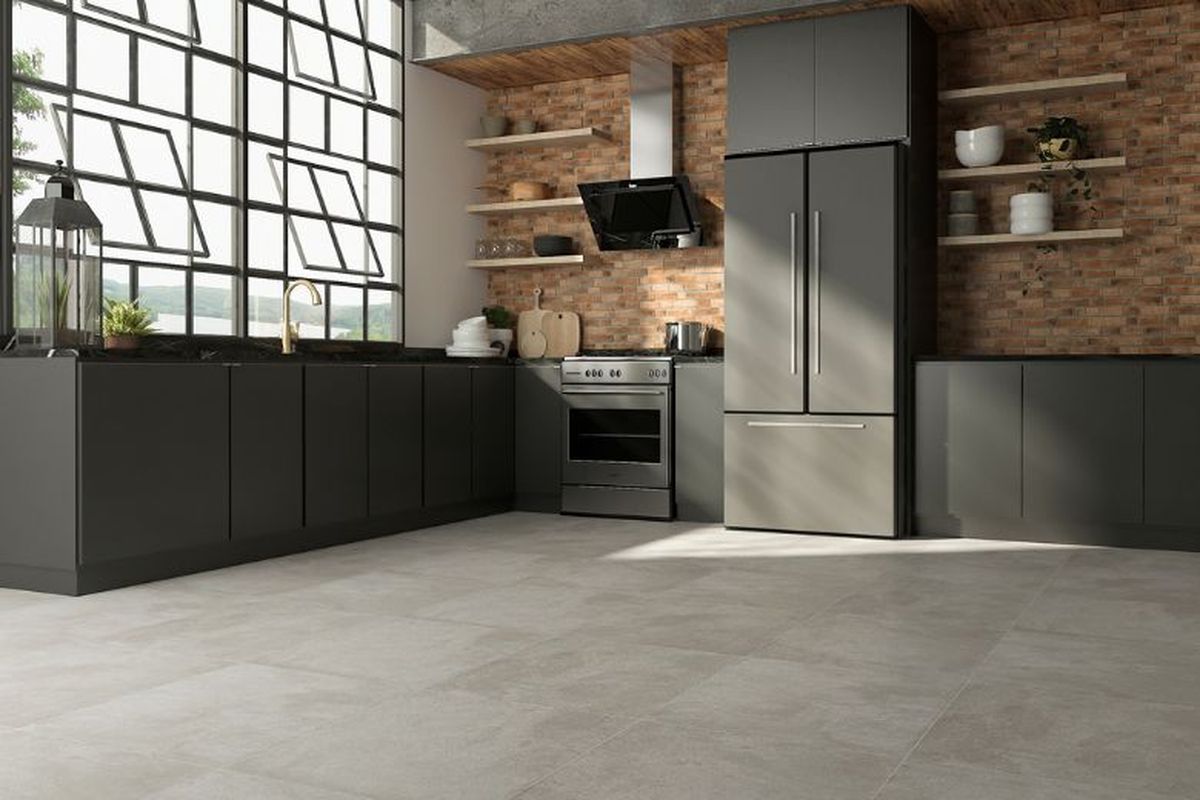 Lantai dPozlana Dark 60x60 cm (RomanGranit Design Mood), dinding dCaravista Autumn 30x60 cm. 