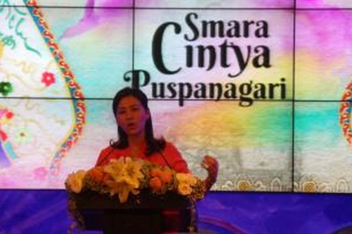 Ketua Dewan Kerajinan Nasional Daerah (Dekranasda) DKI yang juga istri Gubernur DKI Jakarta, Veronica Tan, saat menyampaikan sambutan dalam peresmian Toko Dekranasda di Balai Kota, Rabu (5/8/2015). 