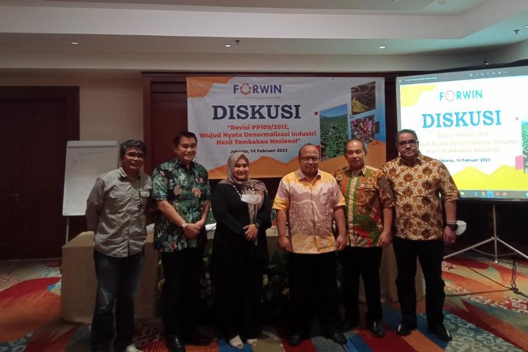 acara Diskusi Forum Wartawan Industri (Forwin) bertema “Revisi PP 109/2012, Wujud Nyata Denormalisasi Industri Hasil Tembakau Nasional” di Jakarta, Selasa (14/2/2023).