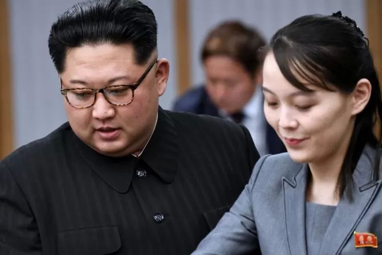 Kim Jong Un dan saudara perempuannya Kim Yo-jong. Korea Utara pada Selasa (20/12/2022) mengecam strategi keamanan baru Jepang. Korea Utara menyebutnya sebagai ancaman serius terhadap perdamaian internasional yang secara fundamental mengubah lingkungan keamanan regional.