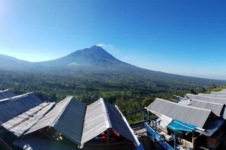 Daya tarik wisata (DTW) Ketep Pass, Kabupaten Magelang, Jawa Tengah, dibuka kembali Jumat, 26 Februari 2021.