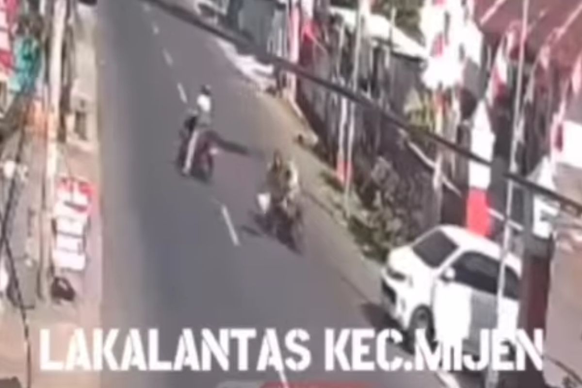 Pengendara lawan arah yang menyebabkan penjual bakso tersiram kuah panas di Kelurahan Cangkiran, Kecamatan Mijen, Kota Semarang Jawa Tengah