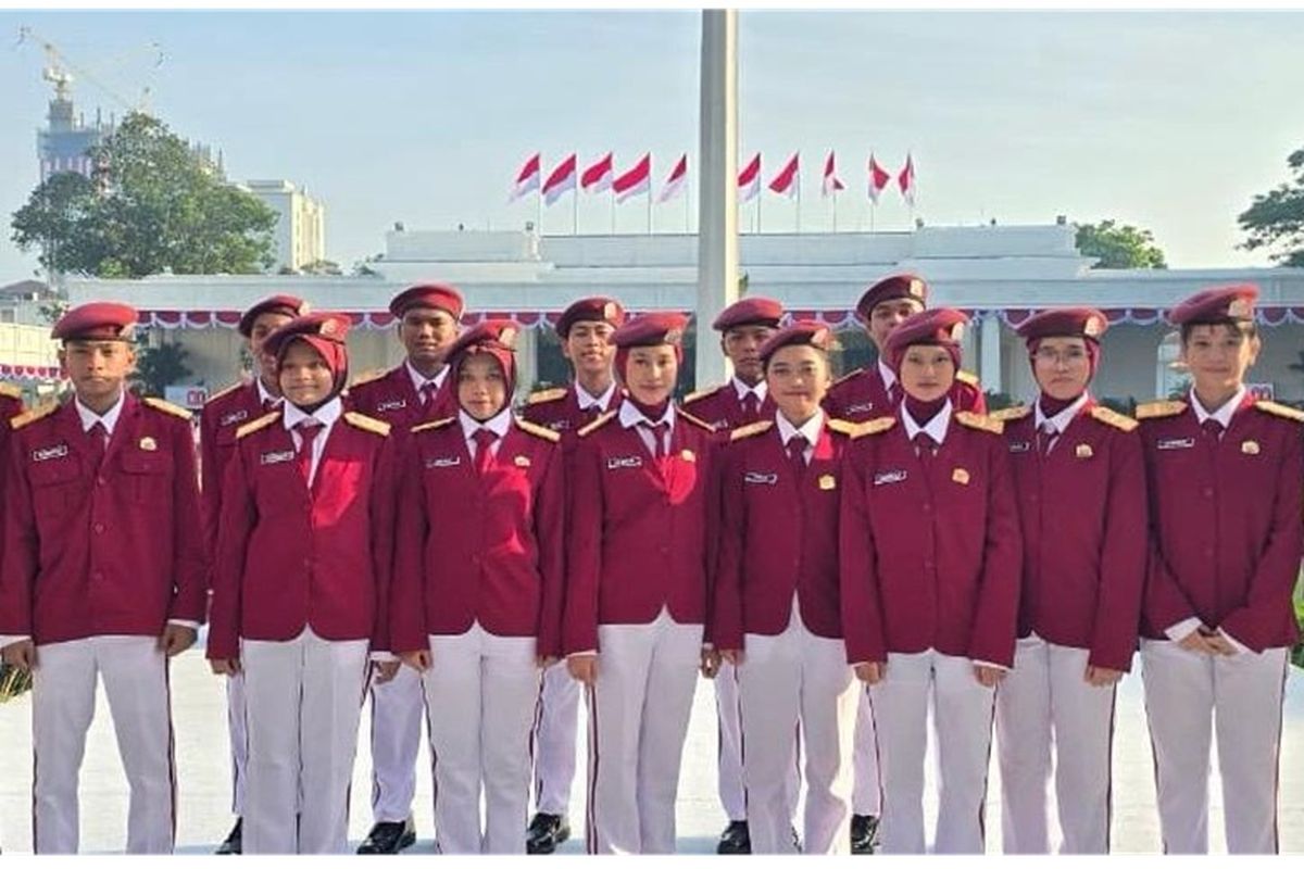 Paduan suara Sekolah Rakyat tampil di Istana Negara pada Upacara HUT Ke-80 RI, Minggu (17/8/2025).