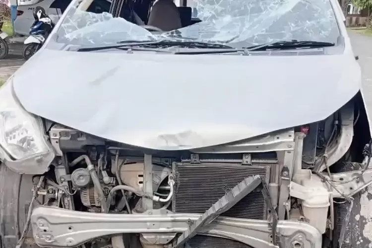 Kabur Usai Tabrak Pemotor di Siantar, Pengemudi Mobil Diamuk Warga