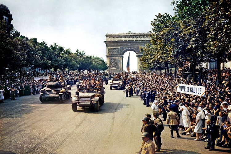 Situasi rakyat Paris sehari pasca Jerman angkat kaki dari Perancis.