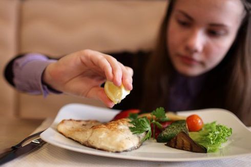 Ingin Anak Punya IQ Tinggi dan Tidur Lelap? Beri Dia Makan Ikan