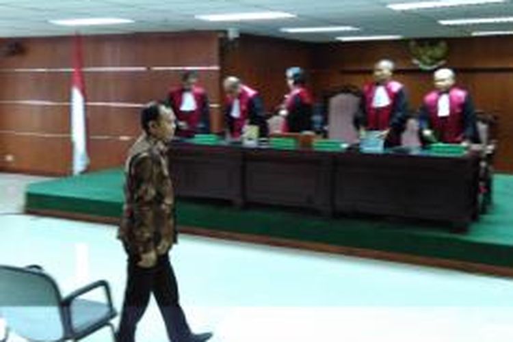 Mantan Sekretaris Jenderal Partai Nasdem Patrice Rio Capella dalam sidang perdana perkara dugaan penerimaan gratifikasi di Pengadilan Tipikor, Jakarta, Senin (9/11/2015).