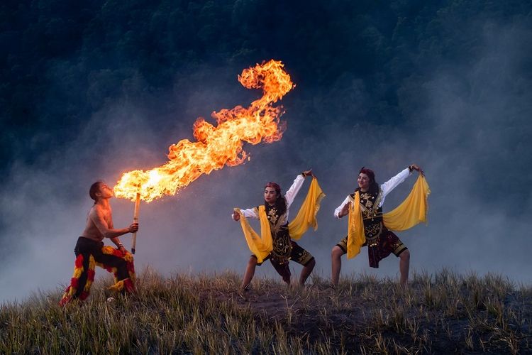 Tari Remo khas Jawa Timur DOK. Shutterstock/Eva Afifah