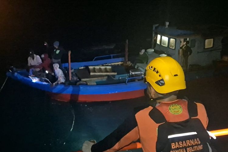 9 Nelayan Pencari Cumi Terombang-ambing di Laut Bangka akibat Kapal Mati Mesin, Ada Anak 10 Tahun