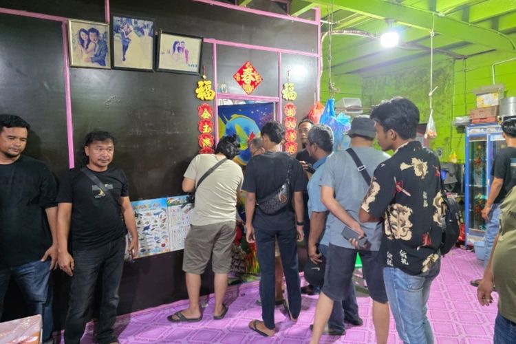 Polisi Segel 8 Rumah Terduga Bandar Narkoba Pasca Kerusuhan di Rokan Hilir