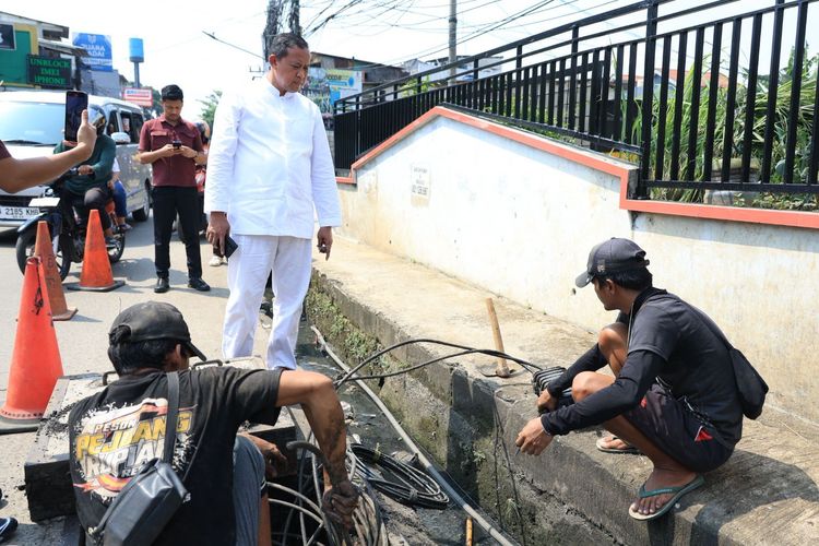 Wali Kota Bekasi Sidak, Temukan Galian Kabel Ilegal hingga Bangunan Tak Berizin