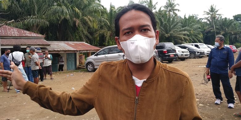 Edianta (28) mantan penghuni kerangkeng di belakang rumah Bupati nonaktif Langkat, Terbit Rencana Perangin-angin mengatakan bahwa perbudakan modern di tempat itu adalah hoaks dan keji. Dia pernah berada di tempat itu pada 2017 dan kini bekerja di pabrik kelapa sawit milik Terbit.