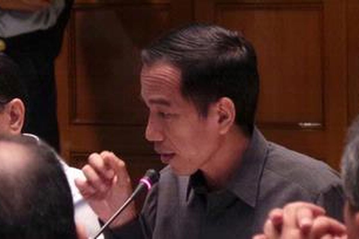 Gubernur DKI Jakarta Joko Widodo dalam public hearing MRT, Rabu (20/2/2013), di Balaikota Jakarta.